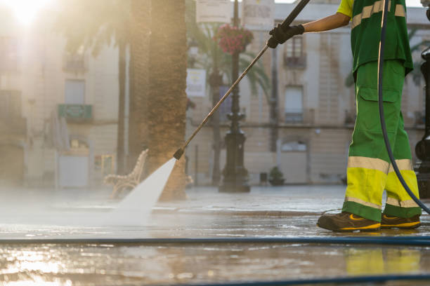 Best Commercial Building Pressure Washing  in Carlisle, IA